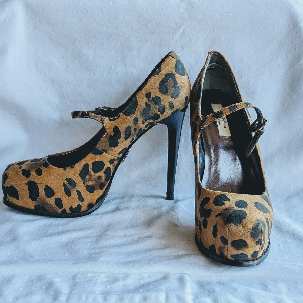 Vera Wang Leopard Print Heel. Size 7.5.